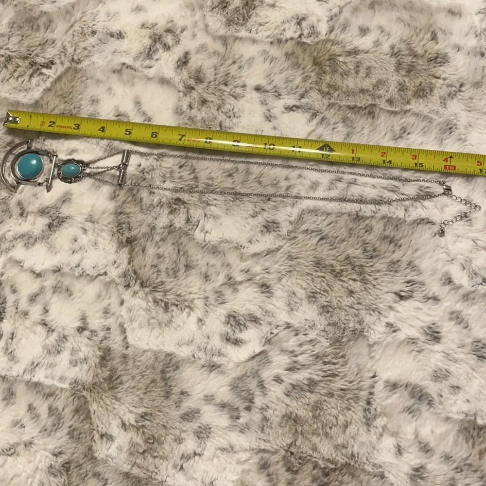 Long silver and turquoise necklace‎